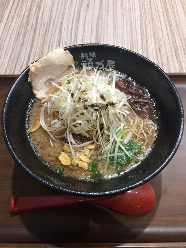 「黒マー油とんこつらーめん 790円」@船橋頑力屋 ららぽーとTOKYO-BAY店の写真