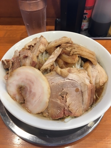 「子豚ラーメン」@麺屋穴場の写真
