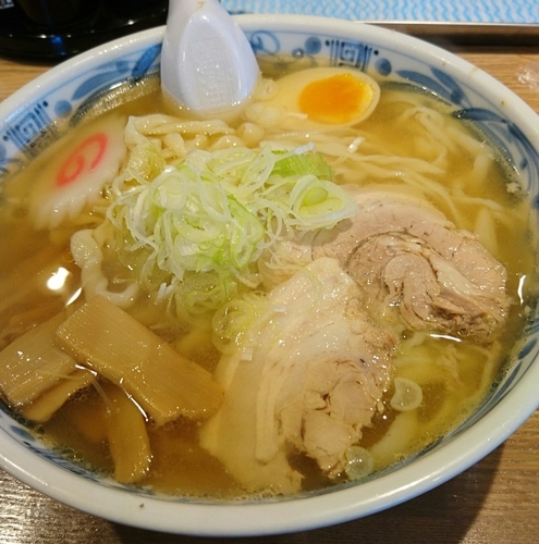 「しょうゆらーめん 大盛」@手打ちらーめん 麺之介の写真