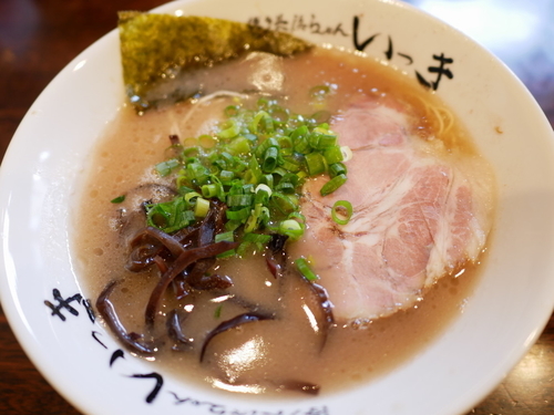 「らーめん 粉落とし＋替え玉 ハリガネ」@博多長浜らーめん いっきの写真