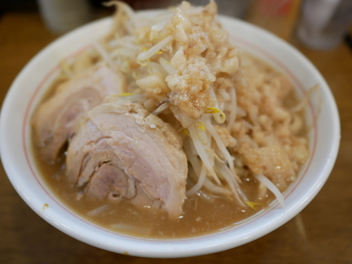 「ラーメン 400g アブラ＋セルフ辛目」@眞久中の写真