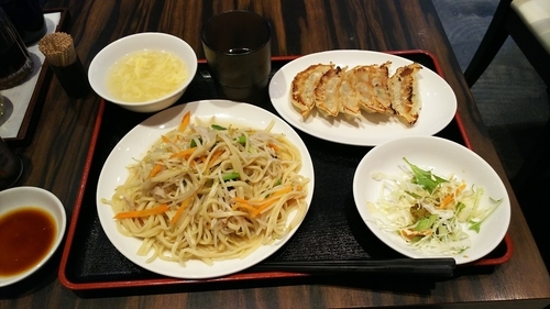 「餃子」@元祖餃子舗 珉珉 飯田橋店の写真