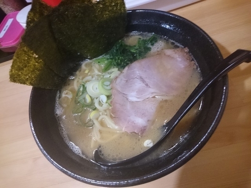 「豚骨醤油らあめん」@らあめん家の写真