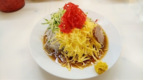 「冷やし中華（大盛）５００円」@博多天神 渋谷南口店の写真