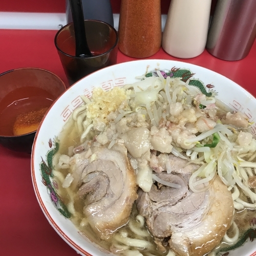 「レギュラー　少なめ　固め　タマゴ　730＋50円」@ラーメン二郎 湘南藤沢店の写真