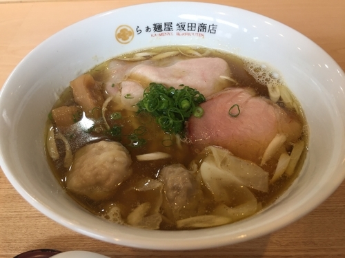 「わんたん入りにぼしらぁ麺」@飯田商店 湯河原本店の写真