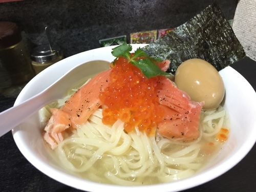 「鮭とば香油 イクラ・サーモン冷製そば」@塩そば 桑ばらの写真