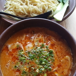 坦々つけ麺激辛大盛