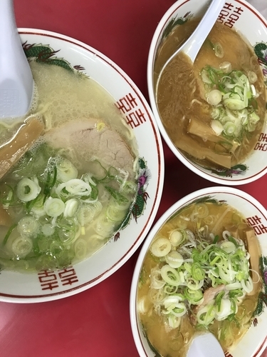 「醤油、味噌、塩全部ハーフサイズ頼み！」@梅光軒 旭川本店の写真
