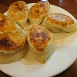 焼餃子　５７０円