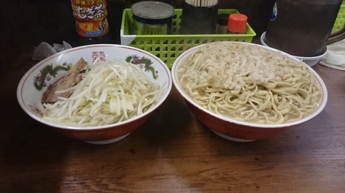 「麺増し大・ネギ(ヤサイアブラカラメ)￥９００」@ラーメン二郎 品川店の写真