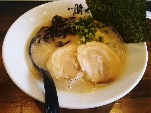 「博多ラーメン650円＋替え玉100円」@麺や晴 HARUの写真