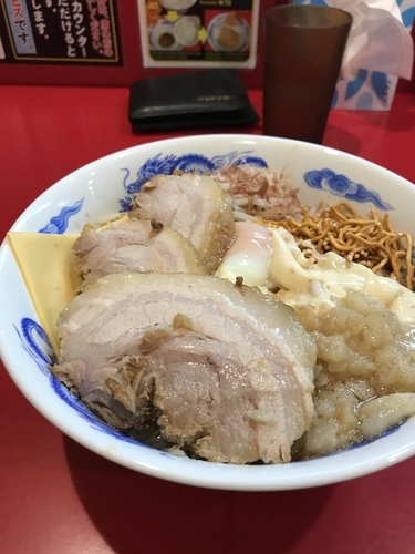 「まぜそば 770円あぶら、エビマヨWベビースター、チーズまし」@ジャンクガレッジ 東大宮店の写真