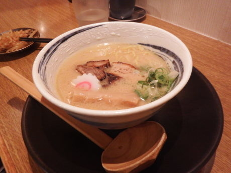 「ハーフラーメン(湯きりやラーメン)」@信州松本 麺肴ひづき 湯きりや 立川店の写真