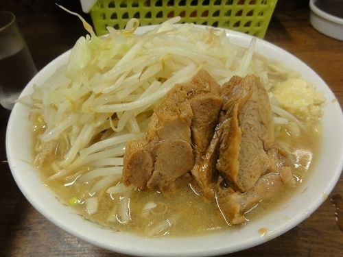 「ラーメン700円　ネギ100円　ニンニク」@ラーメン二郎 品川店の写真