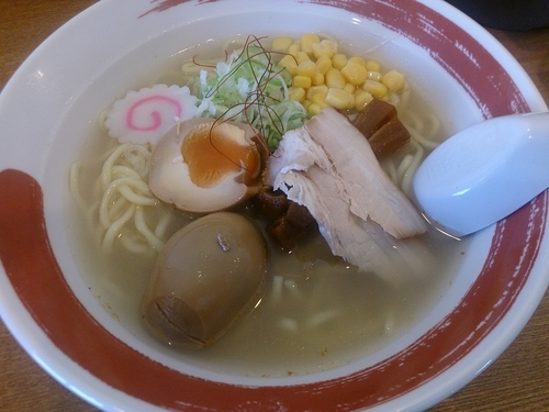 「塩ラーメン 煮卵トッピング」@松本餃子食堂の写真