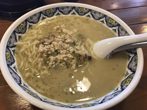 「揚州濃厚塩ラーメン 860円 揚州麺」@中国ラーメン 揚州商人 大和店の写真