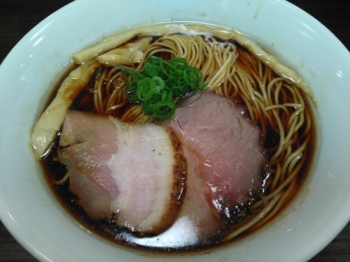 「しょうゆラーメン¥680+替え玉¥100」@かしわぎの写真