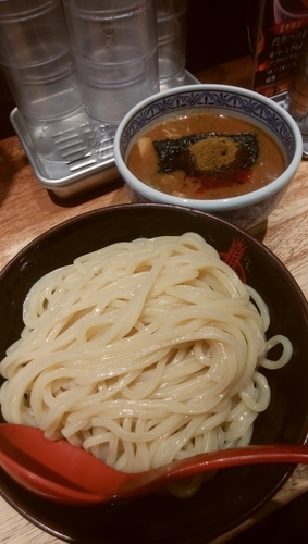 「灼熱つけ麺辛さ極限」@つけ麺専門店 三田製麺所 新橋店の写真