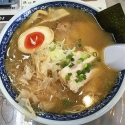 地鶏けい骨ラーメン