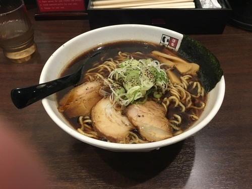 「富山ブラック 大盛」@豚系 麺家いろは 秋葉原店の写真
