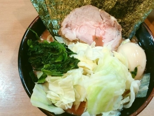 「のり味玉ラーメン＋キャベツ」@横浜家系らーめん 武道家 賢斗の写真