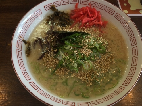 「豚骨醤油ラーメン＆青ネギ（¥100）・替え玉」@豚骨ラーメン いちもんじ 北本店の写真