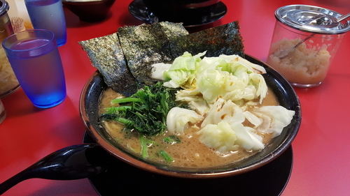 「ラーメン(キャベツ)」@家系ラーメン 王道家の写真