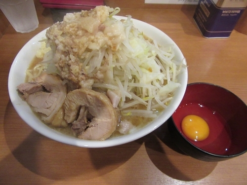 「大ラーメン（８４０円）＋生卵５０円」@ラーメンBoo Boo太郎。の写真