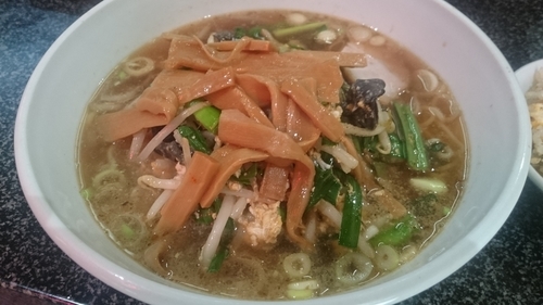 「ニラタマラーメン＋半チャーハン（750円）」@中華 一番の写真