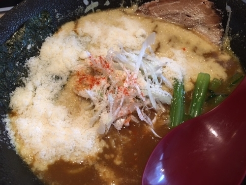 「チーズカレーラーメン　￥８８０」@カレーラーメン 彩 SAIの写真