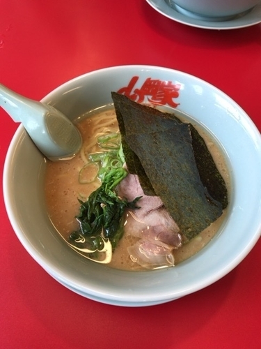 「醤油ラーメン OIL多め」@ラーメン山岡家 羽生店の写真