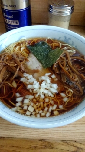 「ラーメン大盛（６５０円）＋メンマ増し（５０円）」@でうらの写真