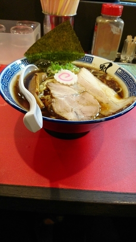 「醤油ラーメン700円大盛無料」@風は南から 蒲田店の写真