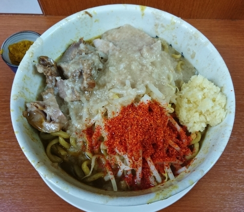 「ラーメン豚＋カレー味＝950円」@麺や 希 御徒町店の写真