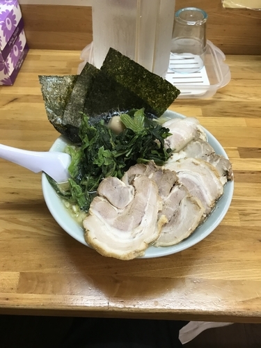「チャーシュー麺 ほうれん草増し」@壱寅家 新松戸店の写真