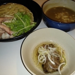 （夏季限定）煮干しつけ麺¥800+（当日限定）ゆでたん¥10