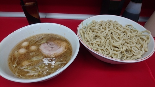 「つけ麺(野菜少なめ)＋うずら」@ラーメン二郎 湘南藤沢店の写真