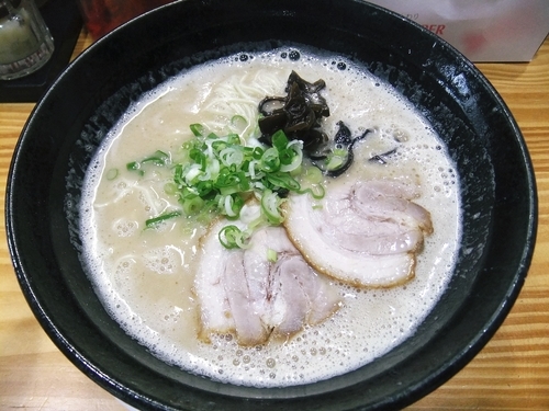 「白とんらーめん（680円）」@とんこつらーめん いちの屋の写真