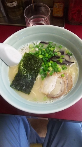 「ラーメン650円＋替玉100円」@博多ばってんラーメンの写真