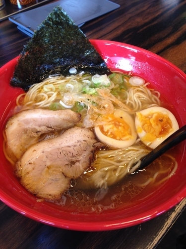 「白エビ塩味玉らーめん」@麺家いろは 射水本店の写真
