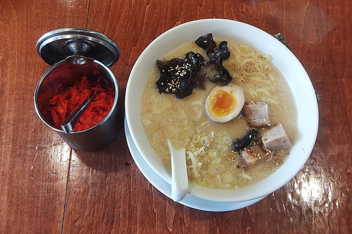 「濃厚豚骨白湯ラーメン」@ごとくの写真