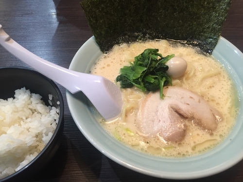 「醤油ラーメン」@横浜家系ラーメン 魂心家 青葉台店の写真
