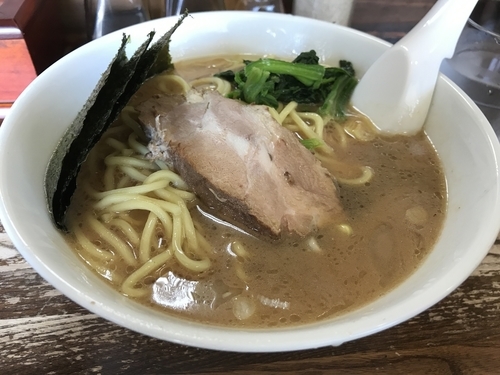 「中盛りラーメン+チャーシュー丼」@横浜家の写真