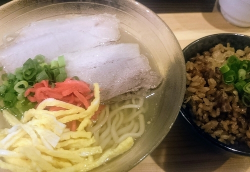 「琉球冷やし塩ラーメン＋沖縄風炊き込みご飯」@自家製麺 竜葵の写真