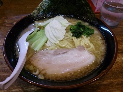 「いつもの豚骨醤油いつものお値段 中盛」@らあめん 寸八 総本店の写真