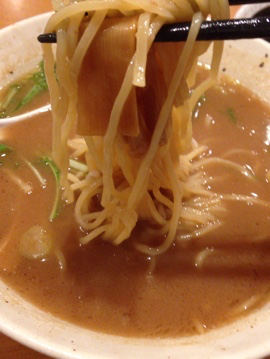 「熟成ラーメン（普通盛り）」@自家製熟成麺 吉岡の写真