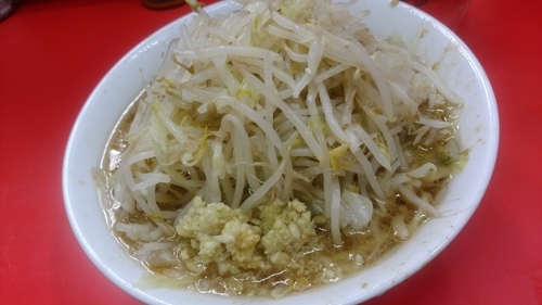 「ラーメン６００円野菜＋ニンニク」@ラーメン二郎 三田本店の写真