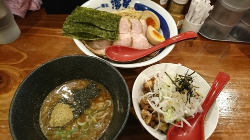 「濃厚煮干しつけ麺+大盛+ホエー豚のネギチャー丼」@濃厚煮干しそば 麺匠 濱星 関内店の写真