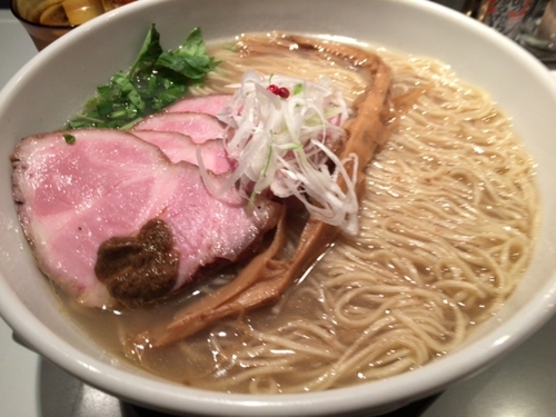 「煮豚塩そば」@SOBAHOUSE金色不如帰の写真